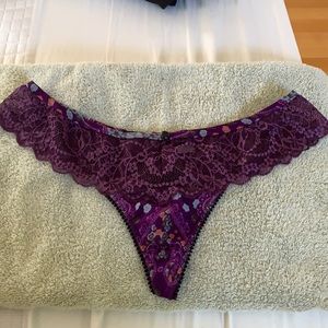 Cassandra lace thong